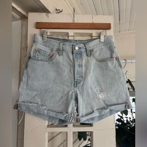Levi’s 501 Shorts - Size 28